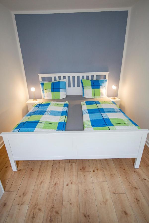 קלוטן Apartment Mit Kleinem Innenhof Im Erdgeschoss Fuer Bis Zu 4 Personen מראה חיצוני תמונה